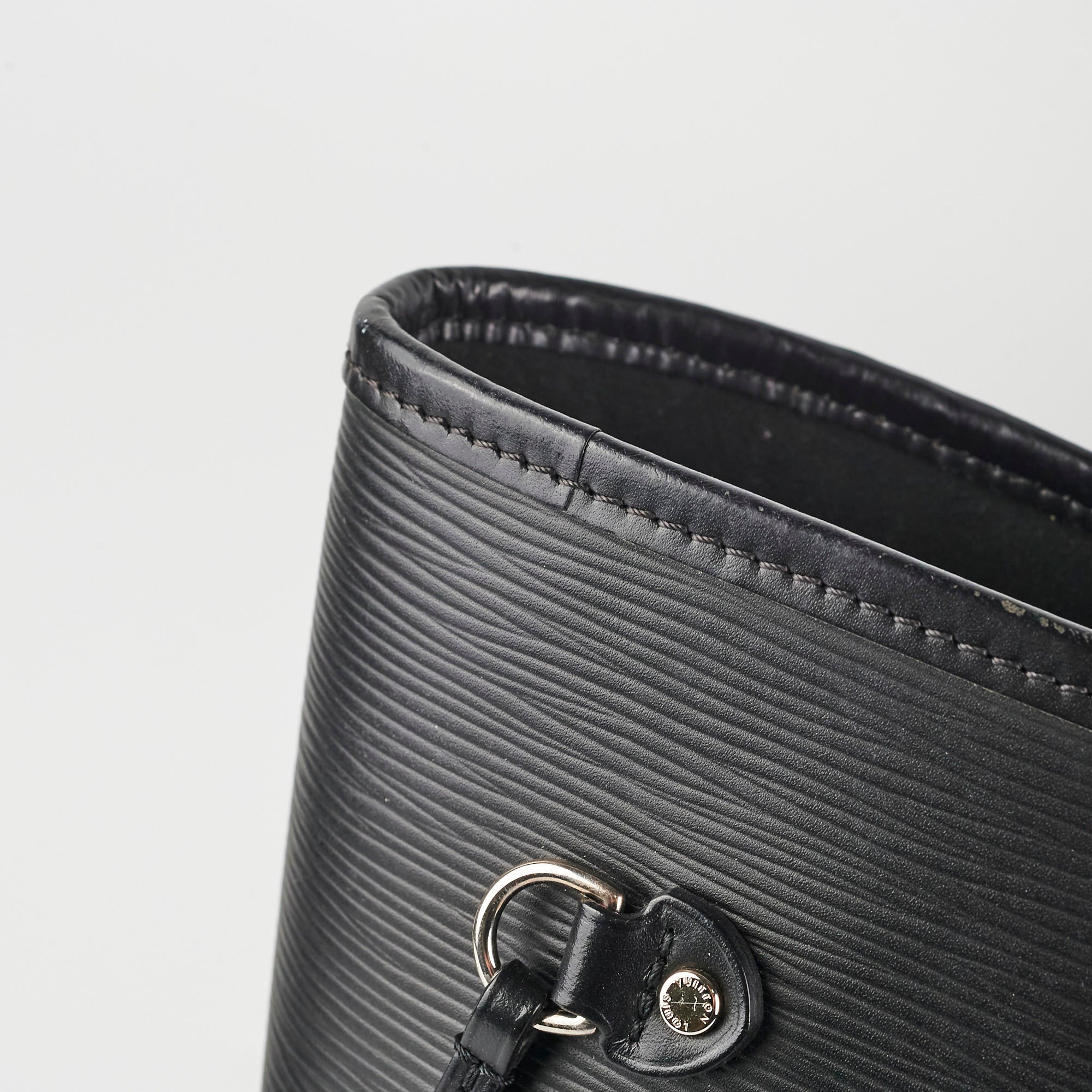 Louis Vuitton Neverfull MM Epi Black