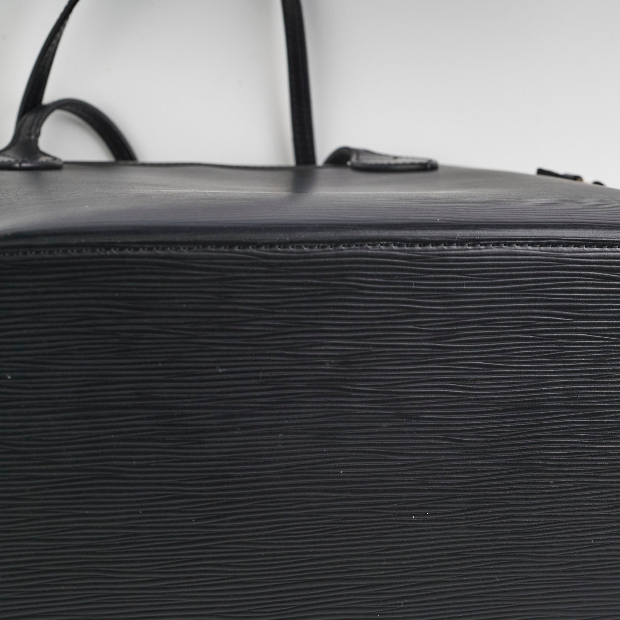 Louis Vuitton Neverfull MM Epi Black