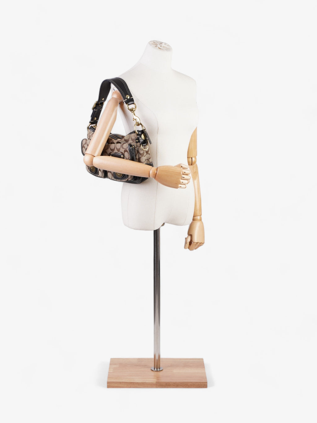 Coach Legacy Signature Canvas / Black Canvas