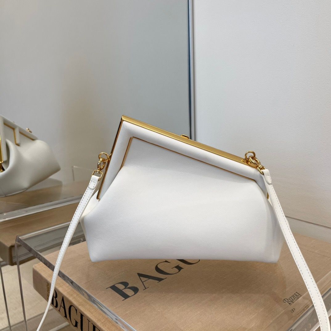 FI First Small White For Women, HandBags, Shoulder And Crossbody Bags 10.2in/26cm FF 8BP129AGLAMIEF1C76