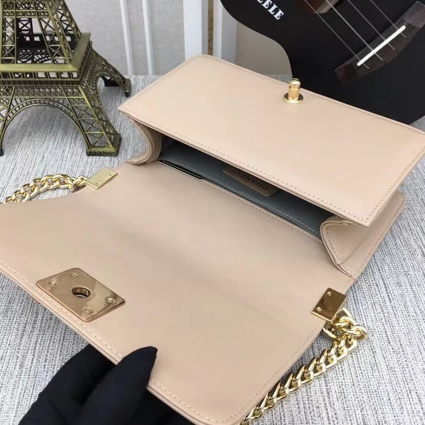 CHLMedium Classic Handbag Yellowish Brown For Women, Women’s HandBag, Shoulder And Crossbody Bags 9.8in/25cm A67086