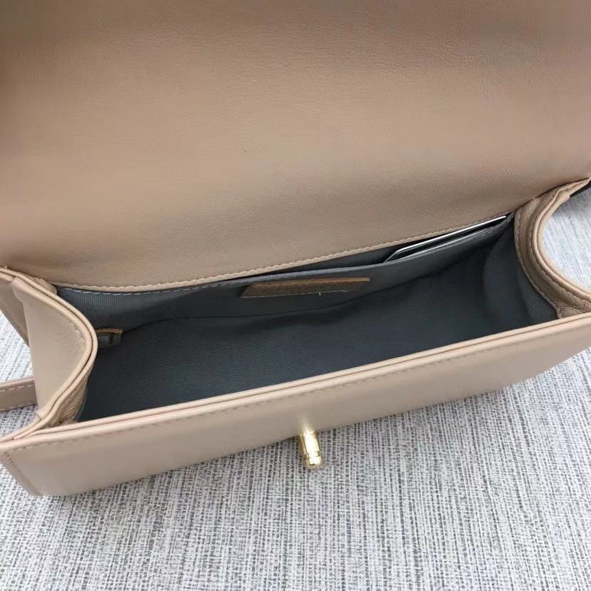 CHLMedium Classic Handbag Yellowish Brown For Women, Women’s HandBag, Shoulder And Crossbody Bags 9.8in/25cm A67086