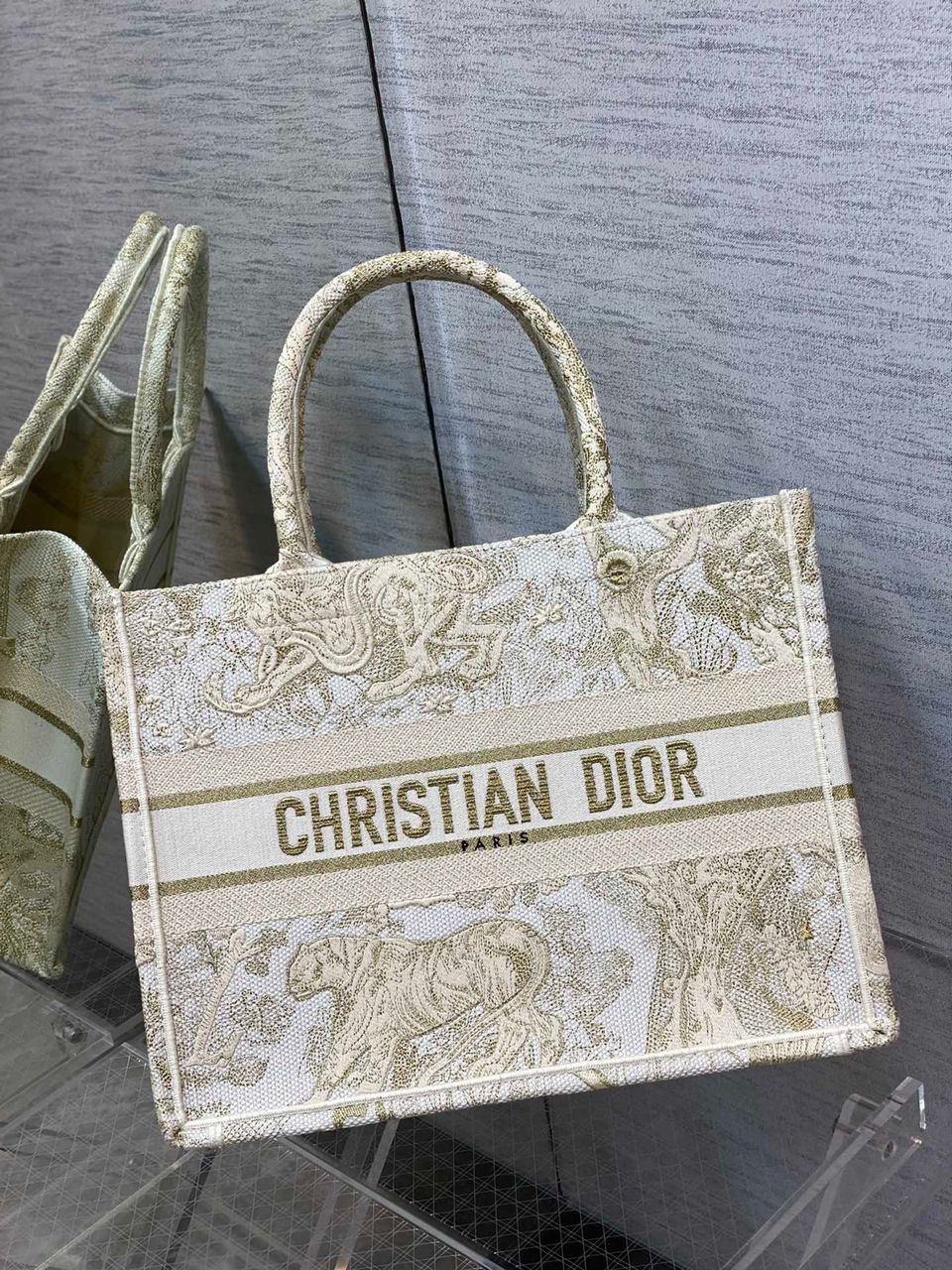 GLAMI MeGLAMIum Book Tote Gold-Tone Toile de Jouy Embroidery, Gold, For Women WomenÃ¢â‚¬â„¢s Handbags, 36cm CD M1296ZTQO_M01E