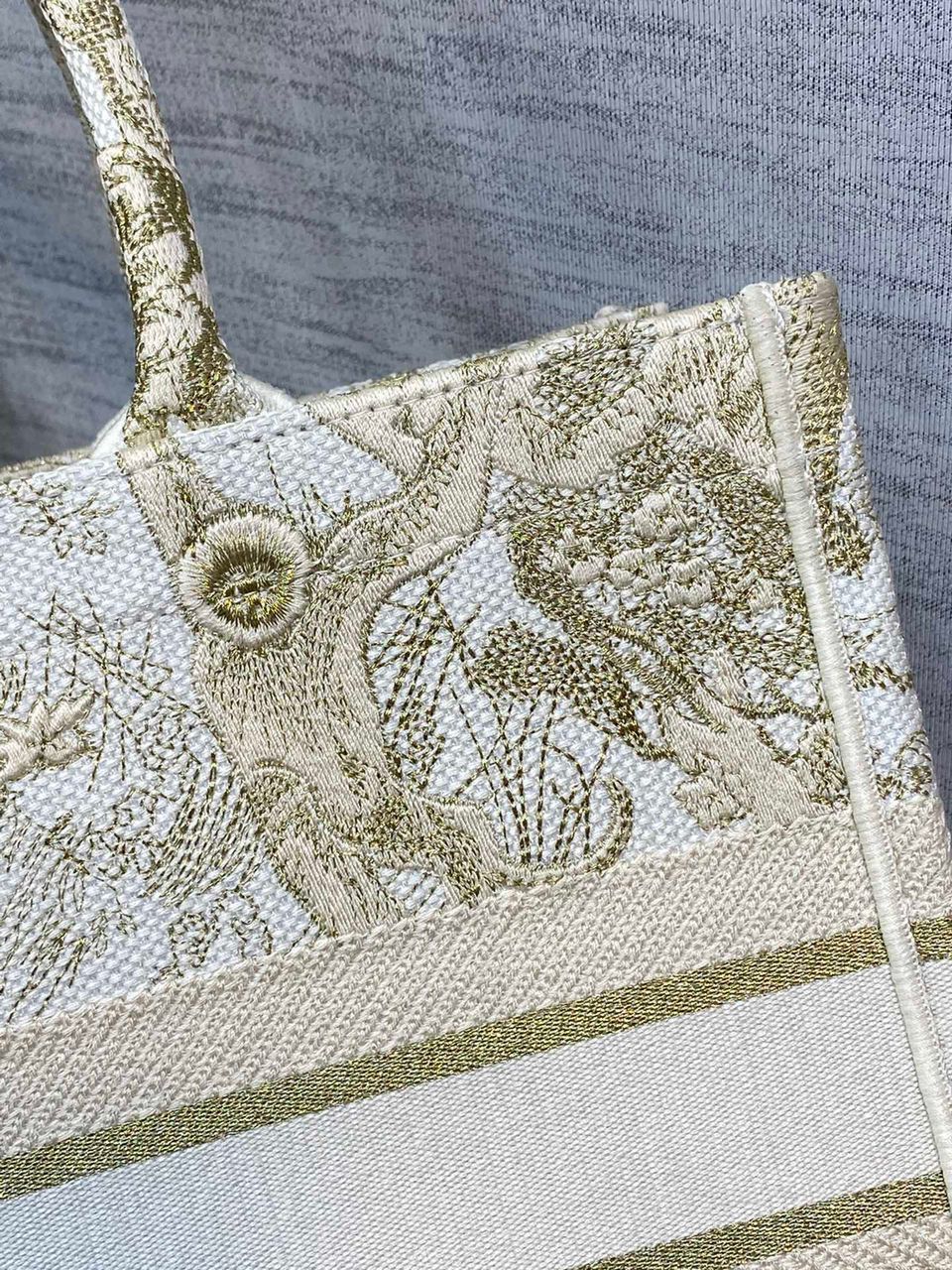 GLAMI MeGLAMIum Book Tote Gold-Tone Toile de Jouy Embroidery, Gold, For Women WomenÃ¢â‚¬â„¢s Handbags, 36cm CD M1296ZTQO_M01E