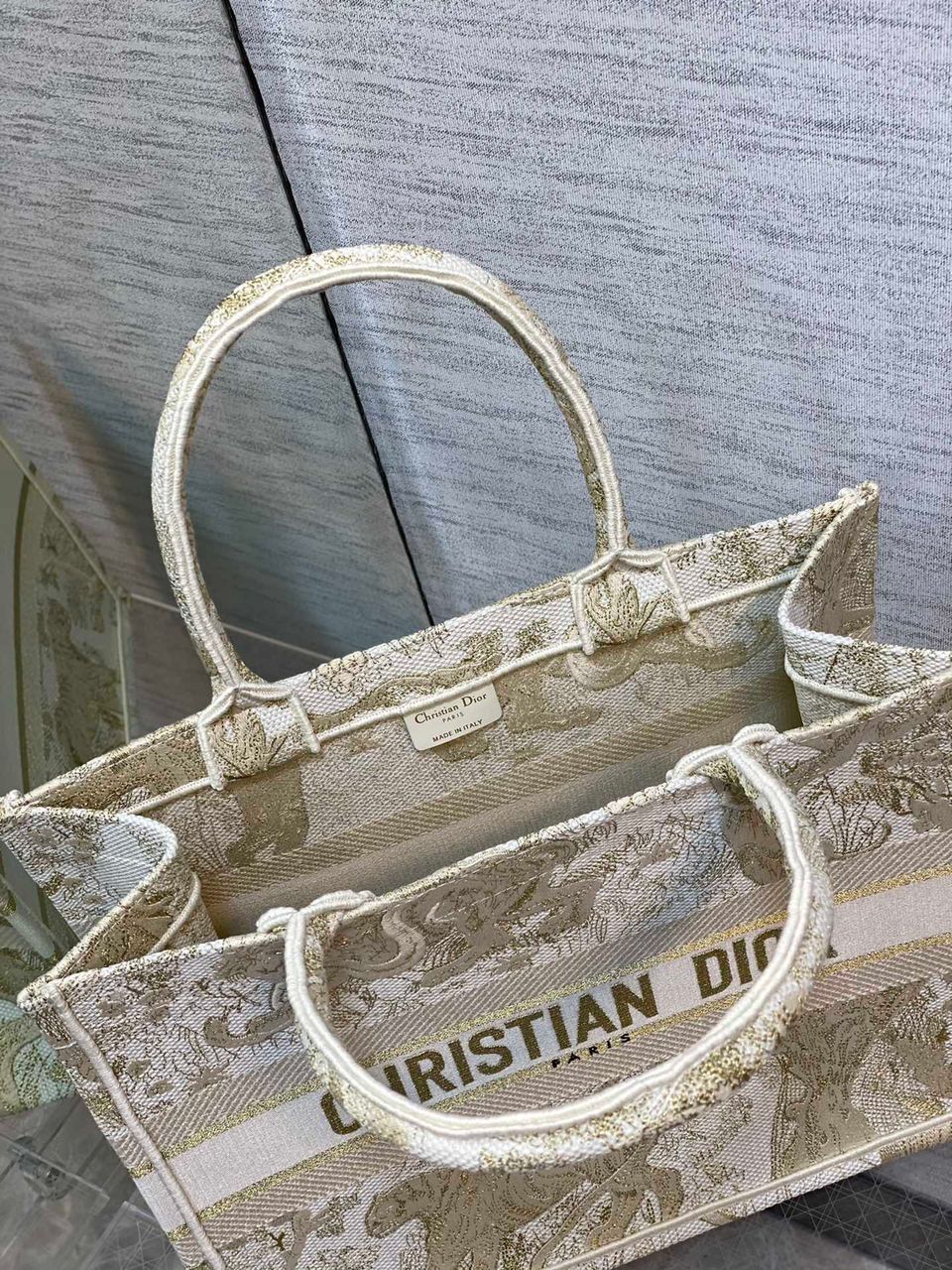 GLAMI MeGLAMIum Book Tote Gold-Tone Toile de Jouy Embroidery, Gold, For Women WomenÃ¢â‚¬â„¢s Handbags, 36cm CD M1296ZTQO_M01E