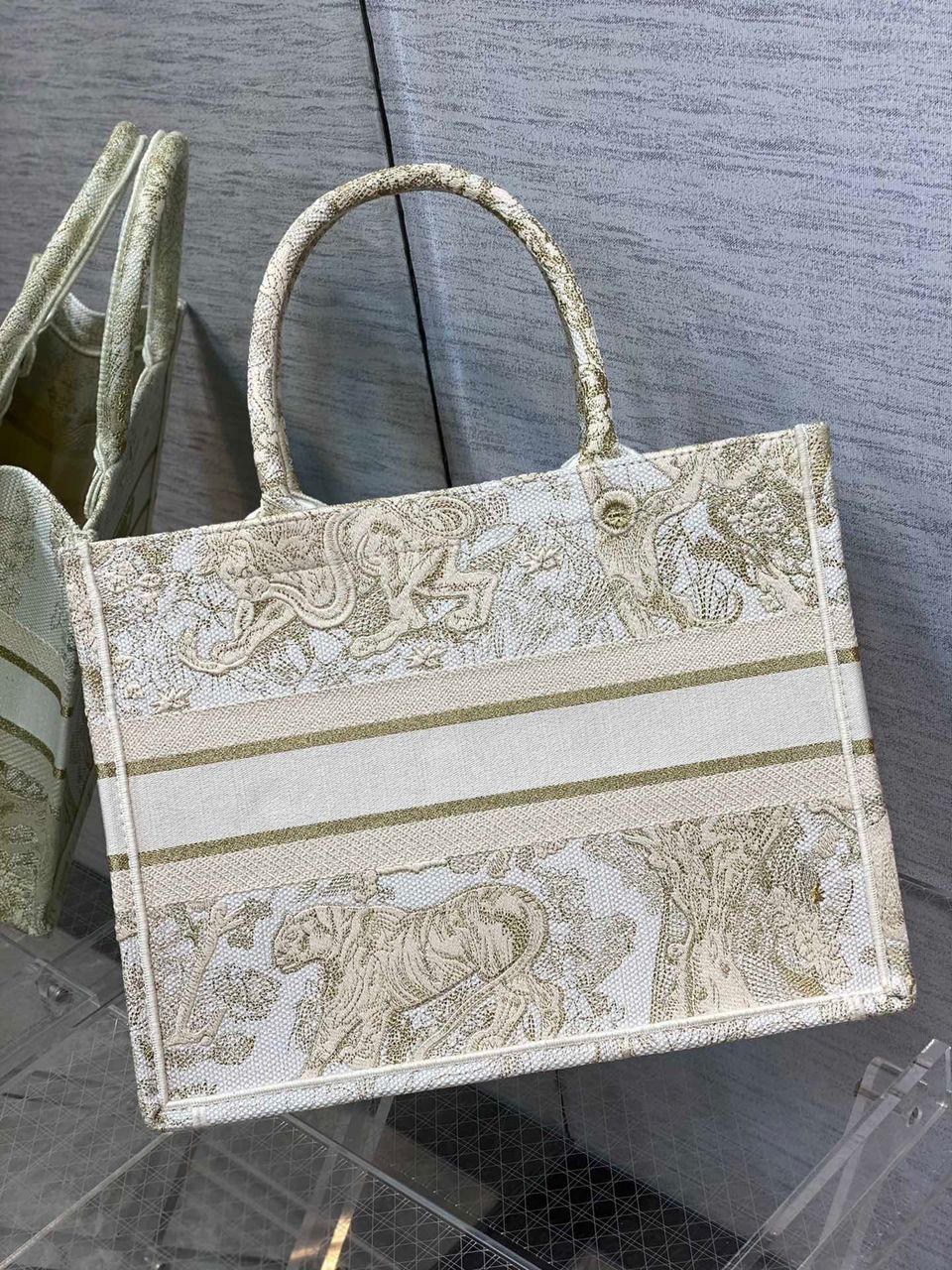 GLAMI MeGLAMIum Book Tote Gold-Tone Toile de Jouy Embroidery, Gold, For Women WomenÃ¢â‚¬â„¢s Handbags, 36cm CD M1296ZTQO_M01E
