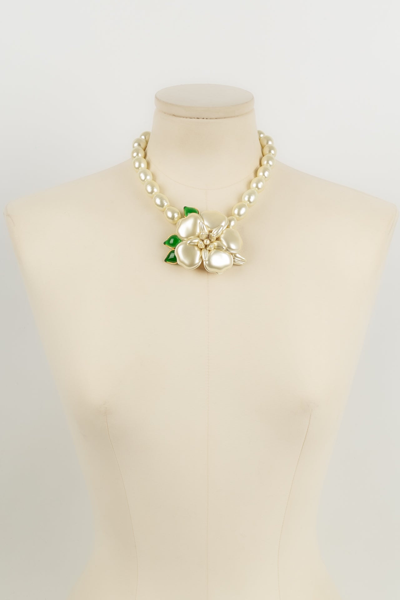 Collier Augustine