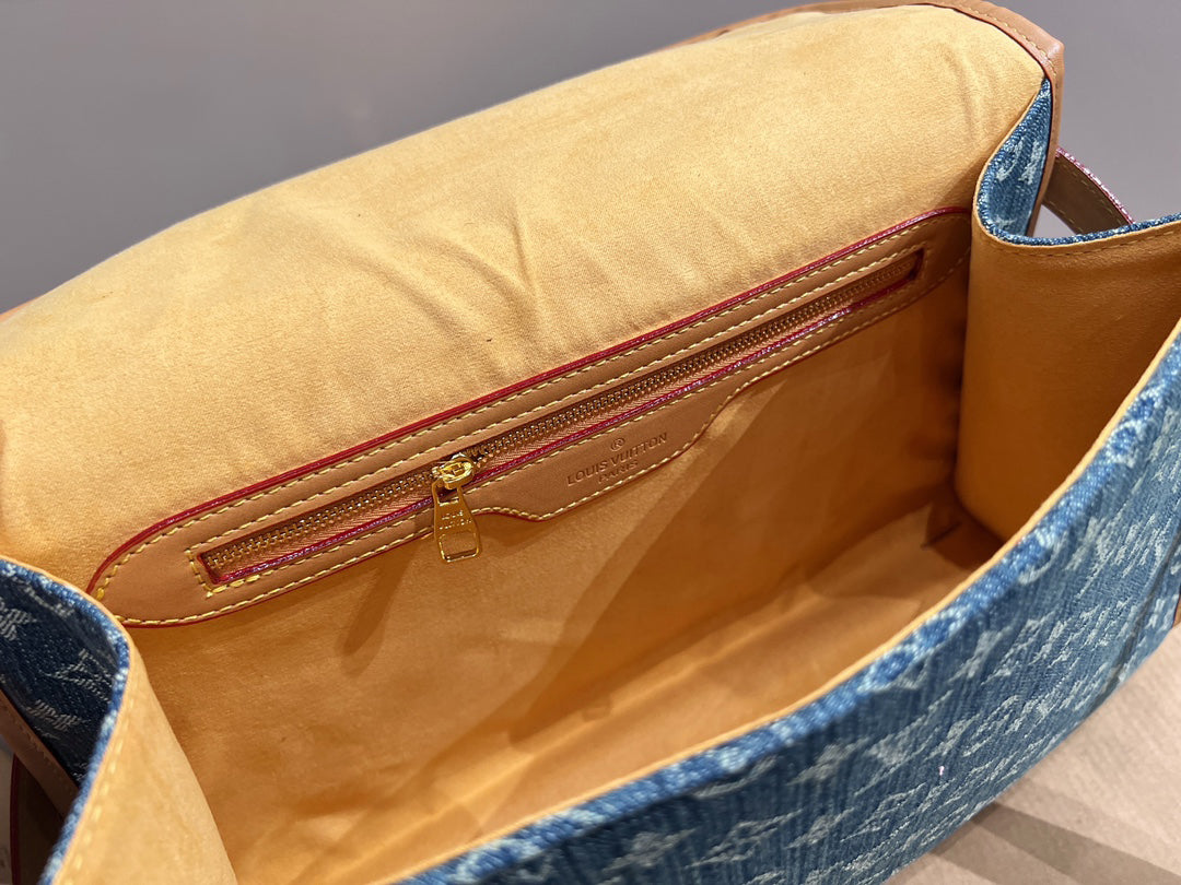 EN - Luxury Bags LUV 729
