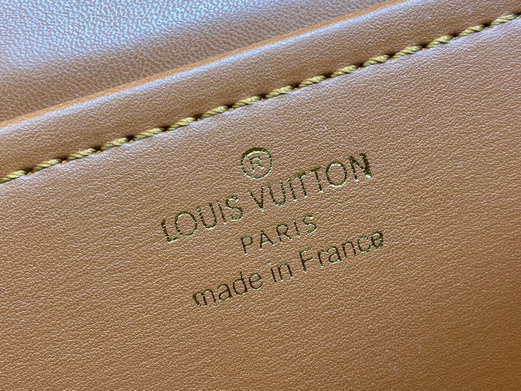 EN - Luxury Bags LUV 742