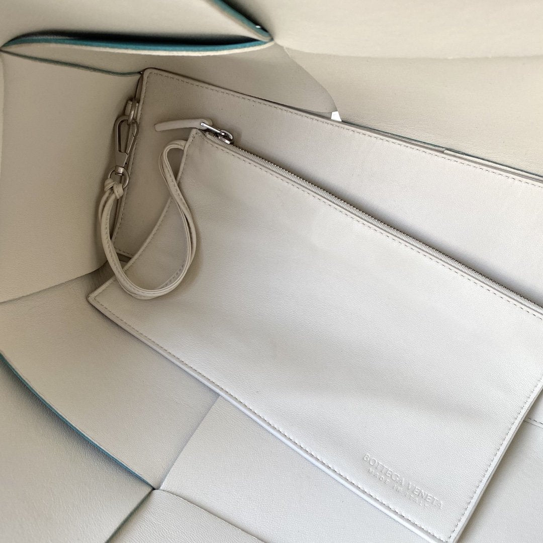 GLAMI Arco Tote Bag For Women 16.14in/41cm In Blue