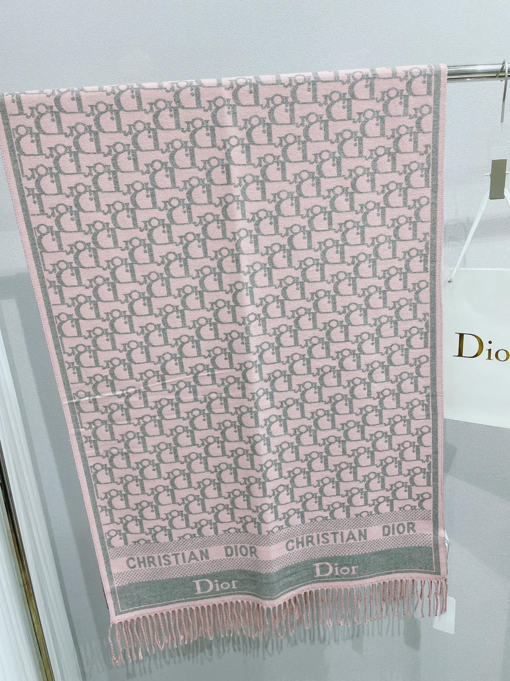 EN - Luxury  DIR Scarf 003
