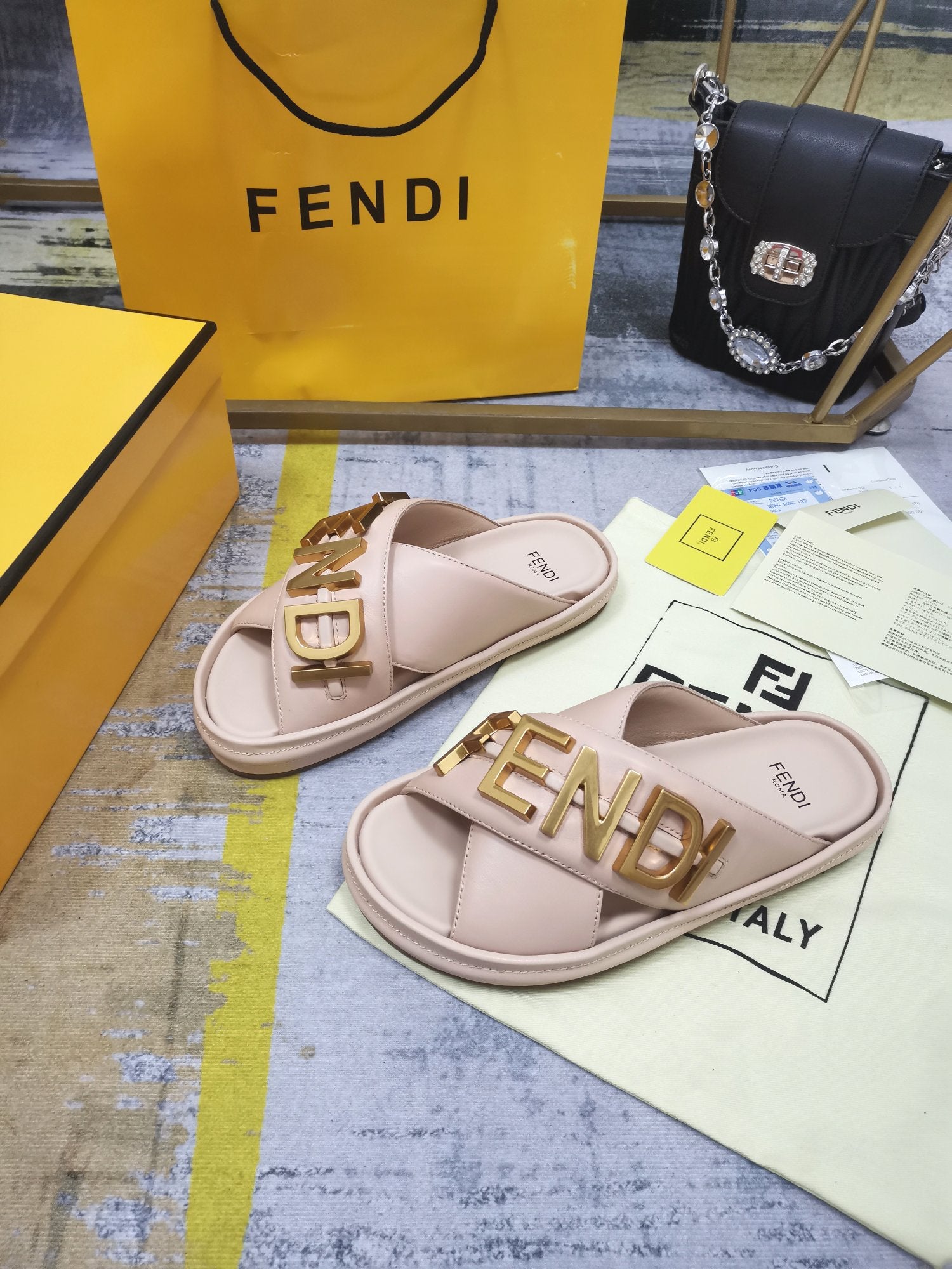 Luxury Shoes - FED - 672