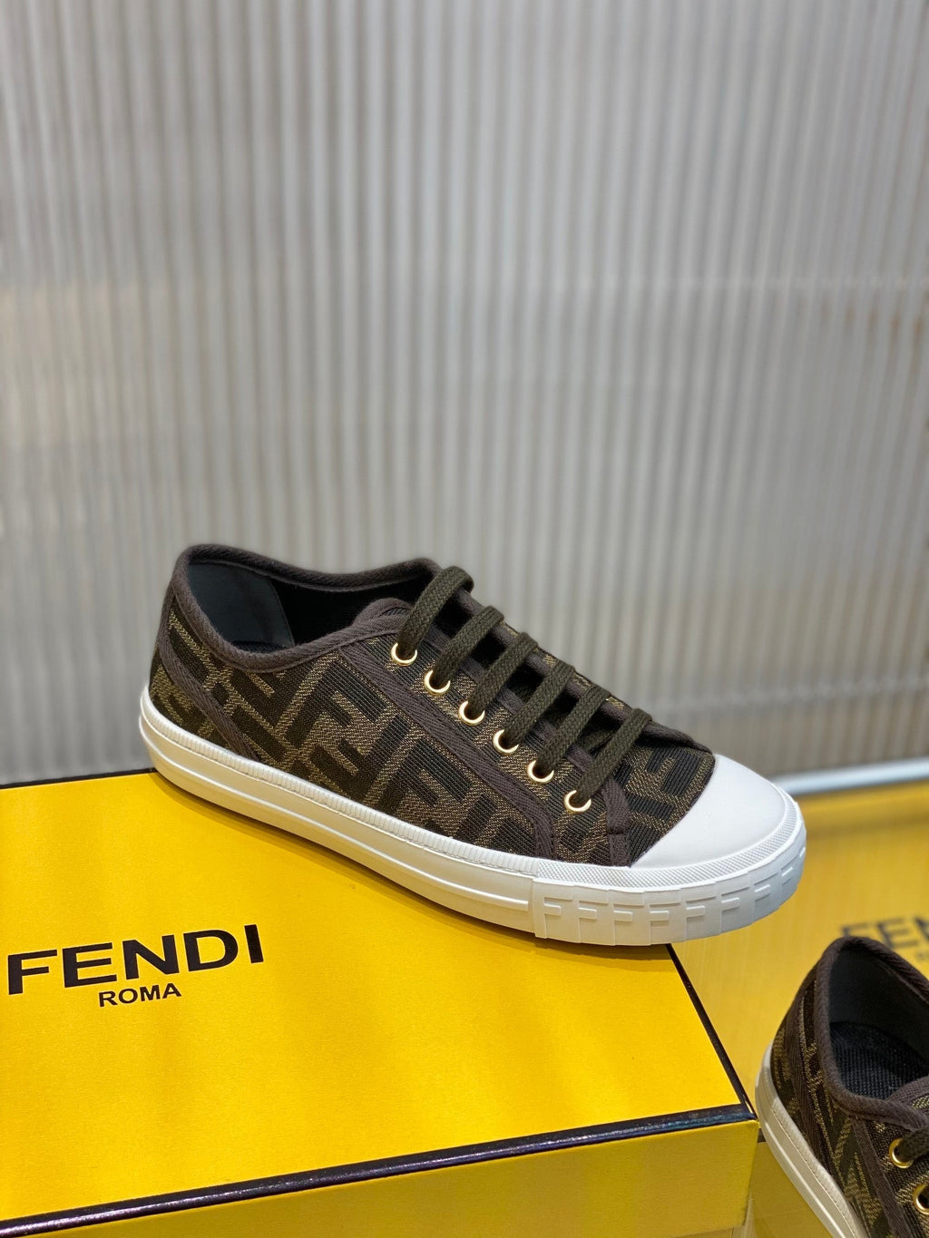 Luxury Shoes - FED - 506