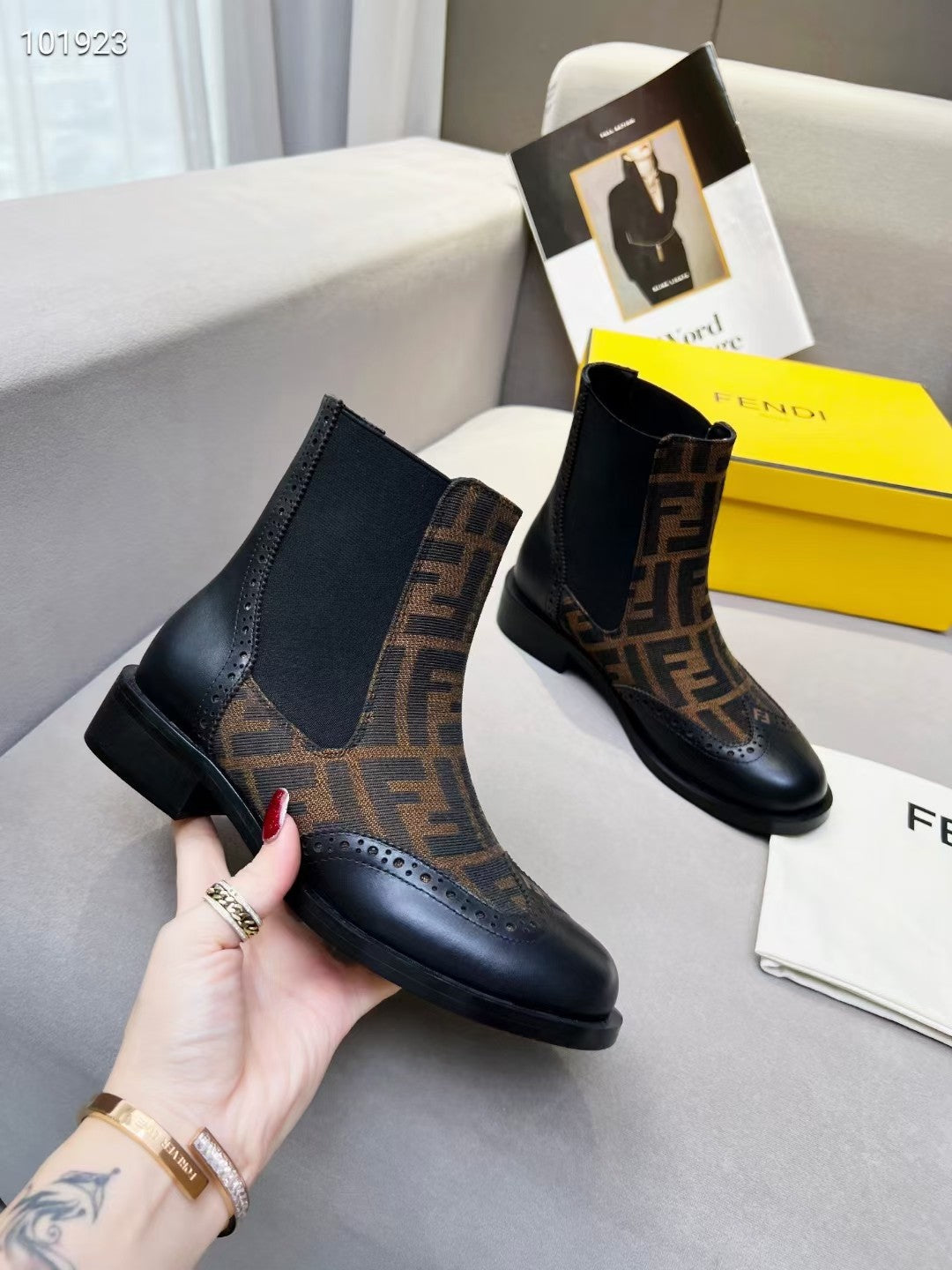 Luxury Shoes - FED - 317