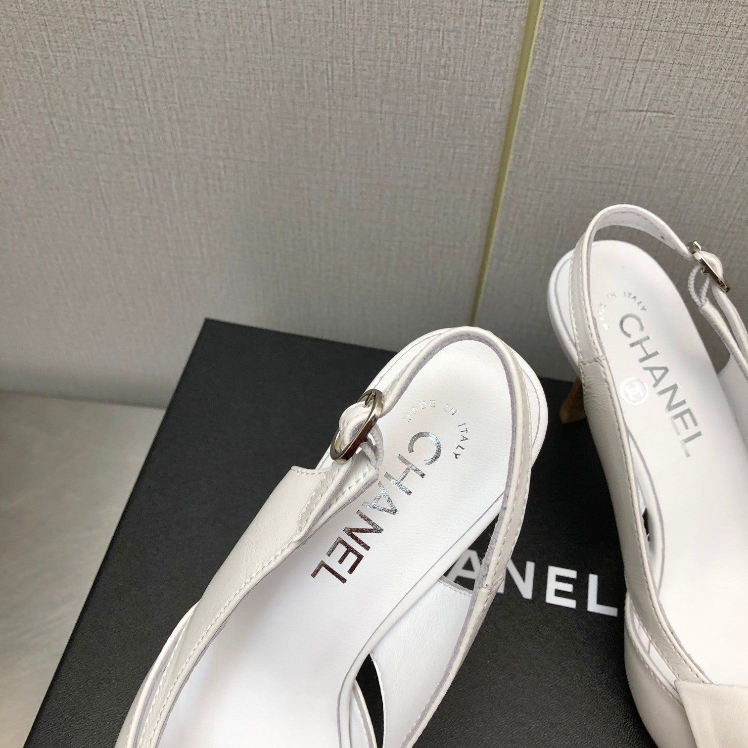 Luxury Shoes Sandals - CHL - 1035