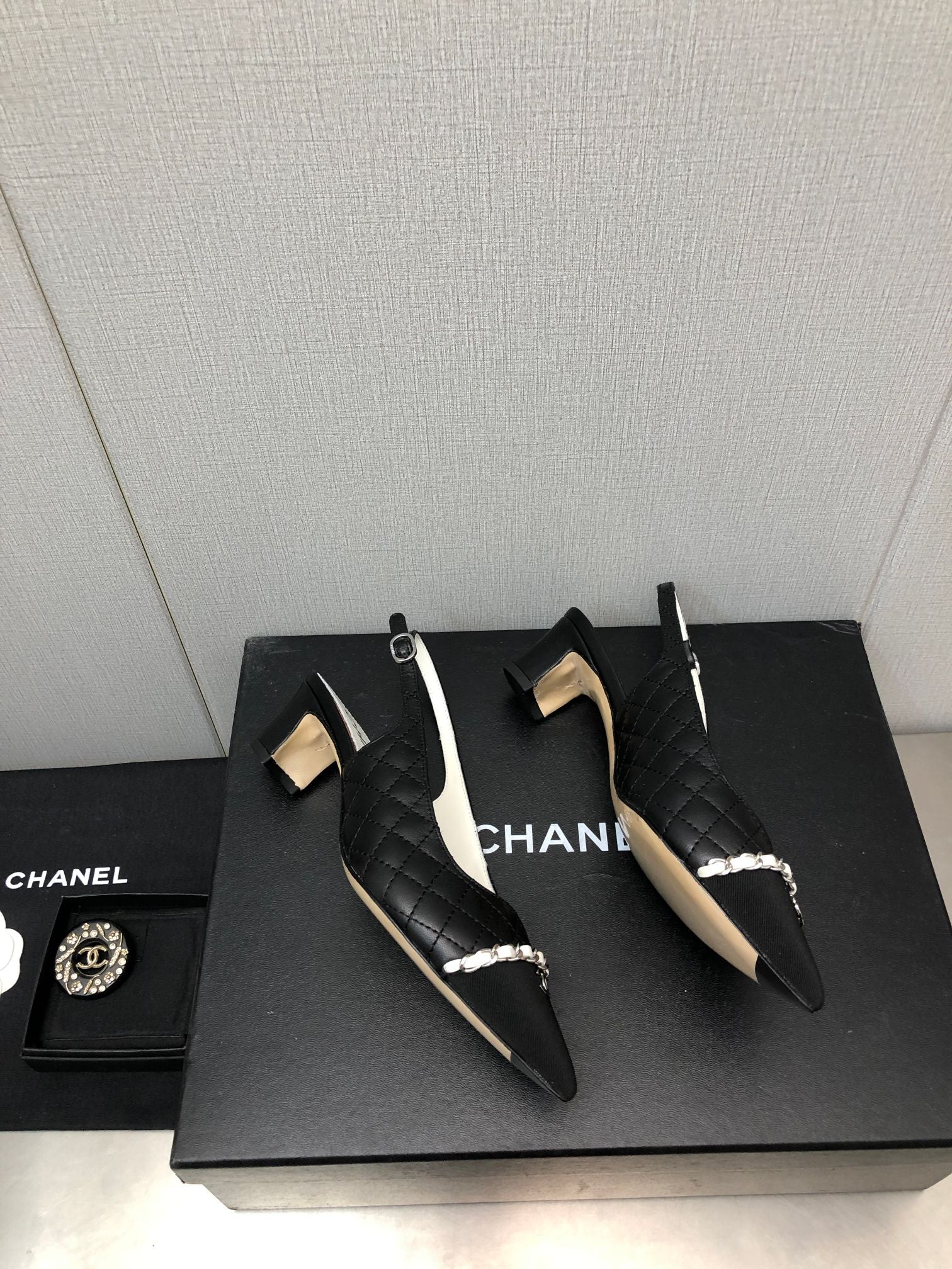 Luxury Shoes Sandals - CHL - 886