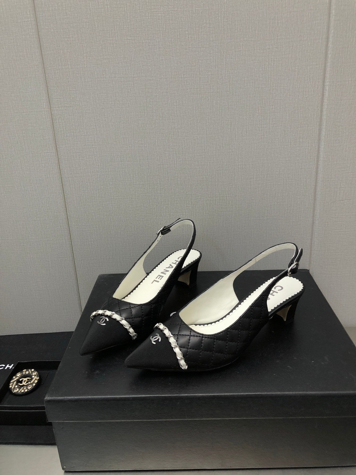 Luxury Shoes Sandals - CHL - 886