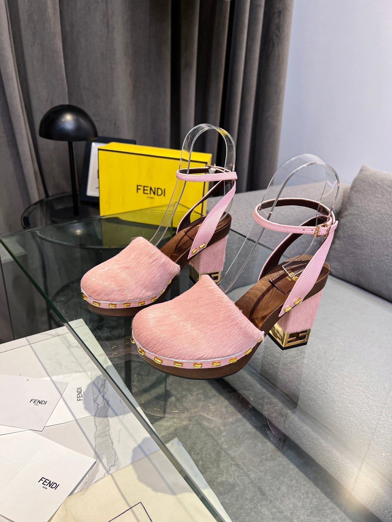 Luxury Shoes - FED - 182