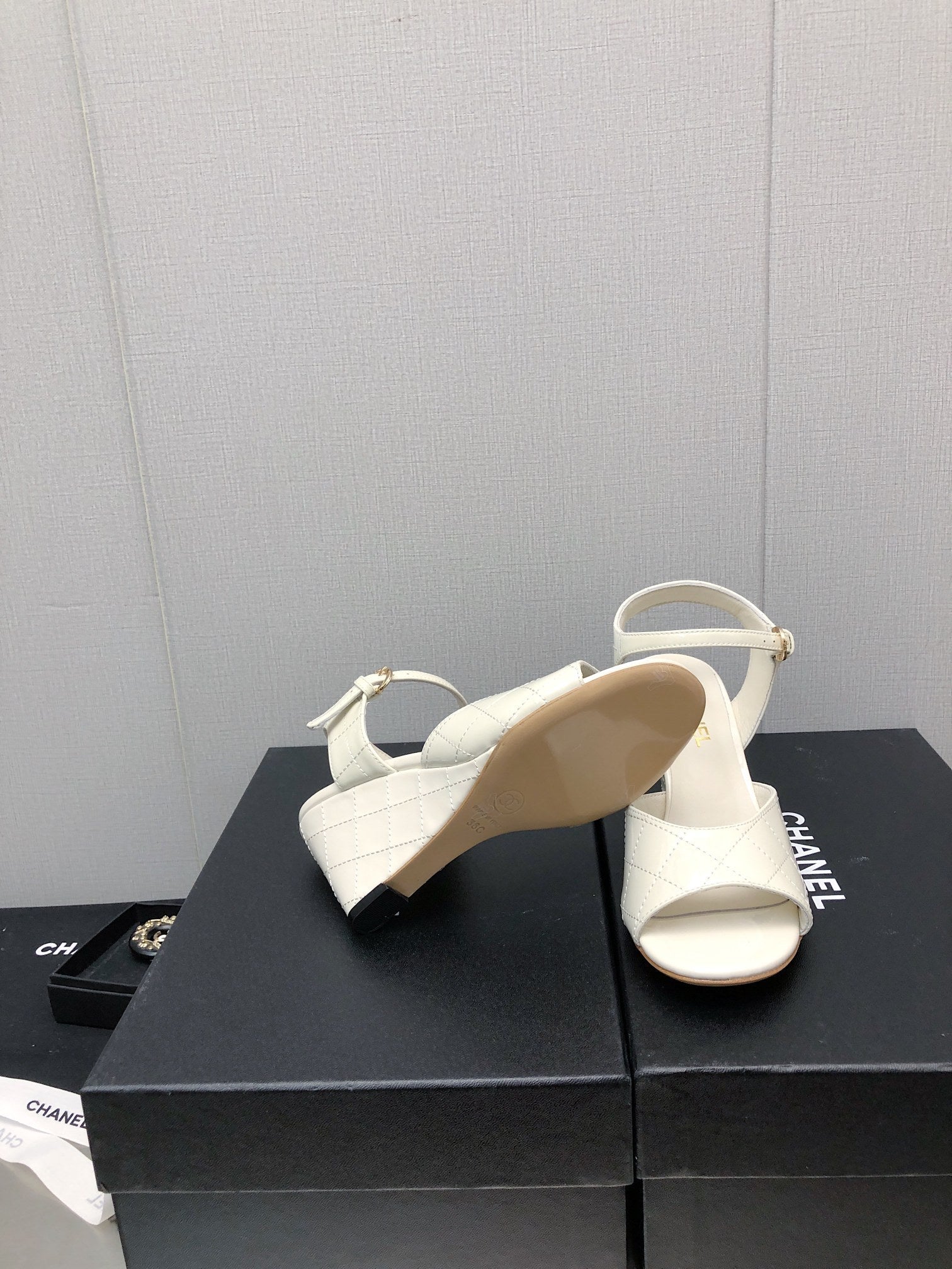 Luxury Shoes Sandals - CHL - 275