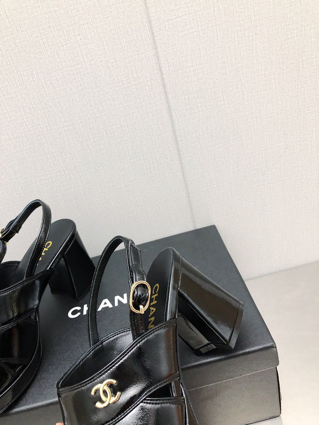 Luxury Shoes Sandals - CHL - 144