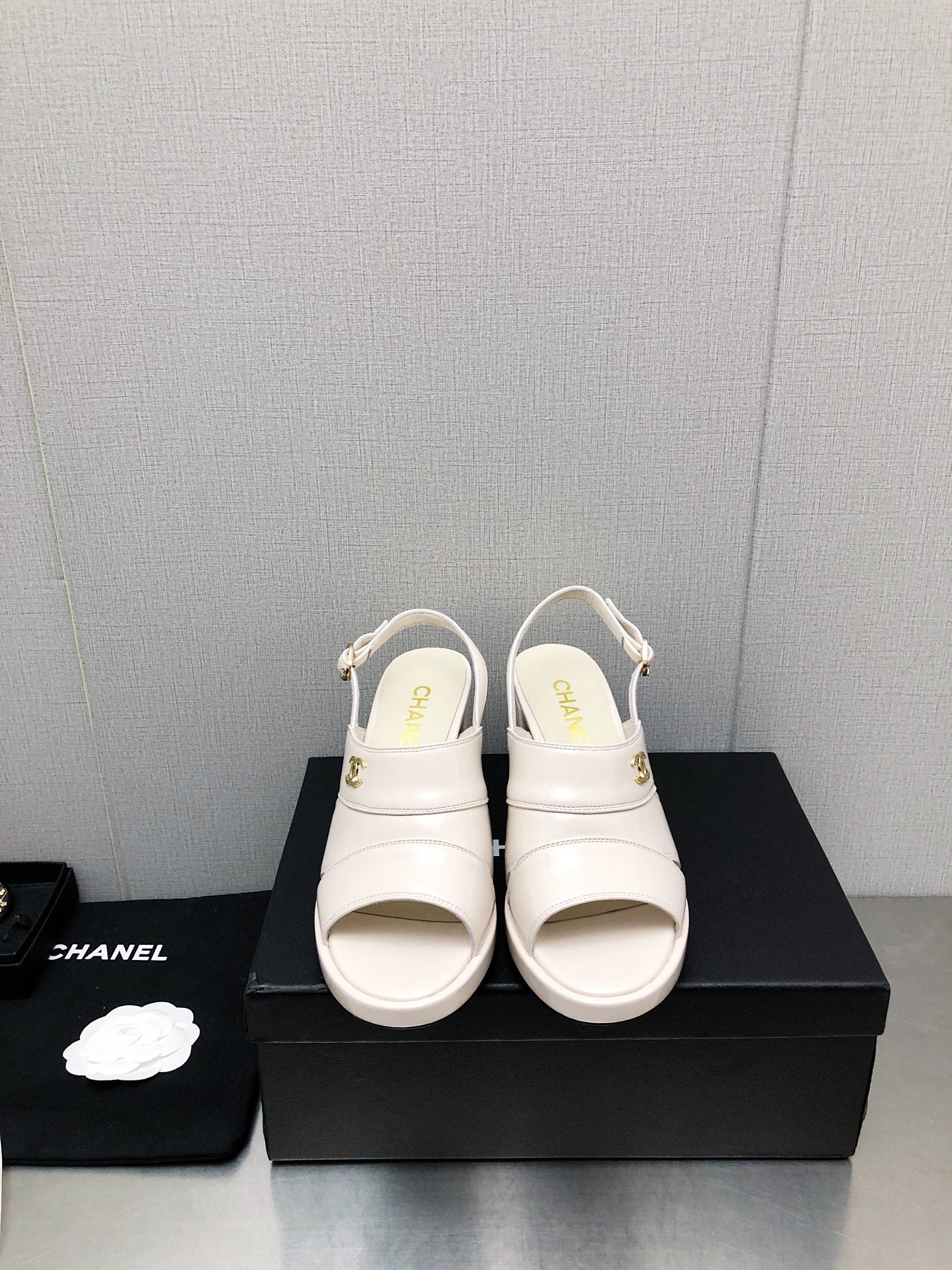 Luxury Shoes Sandals - CHL - 143