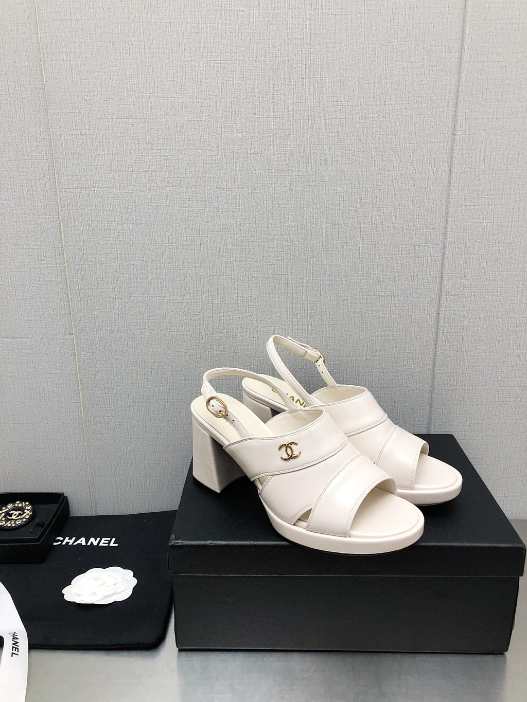 Luxury Shoes Sandals - CHL - 143