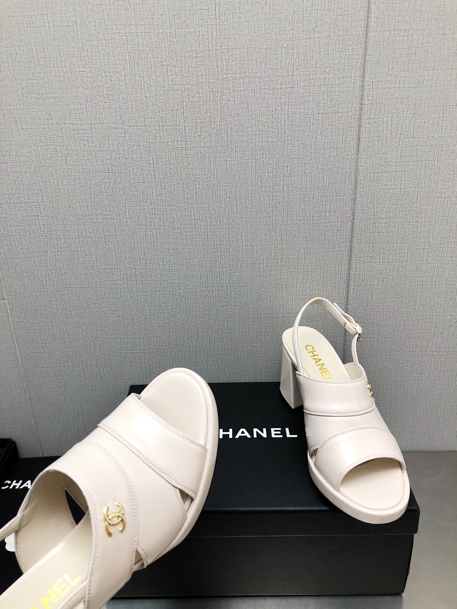 Luxury Shoes Sandals - CHL - 143