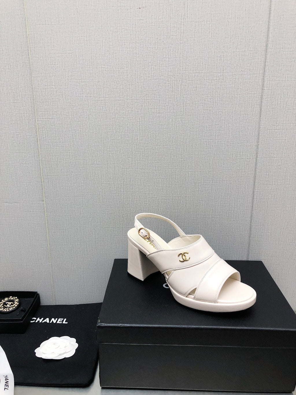 Luxury Shoes Sandals - CHL - 143