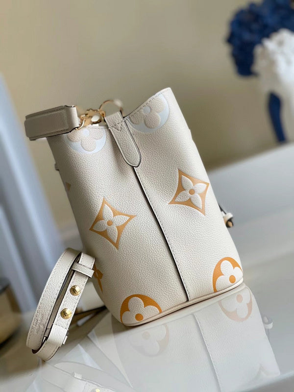 LOV2 Bags - Luxurious Bags  2525