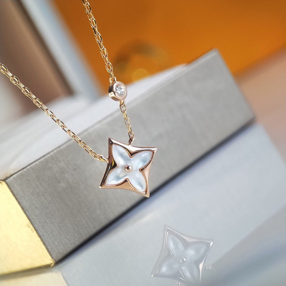 EN - Lux Necklace LUV019