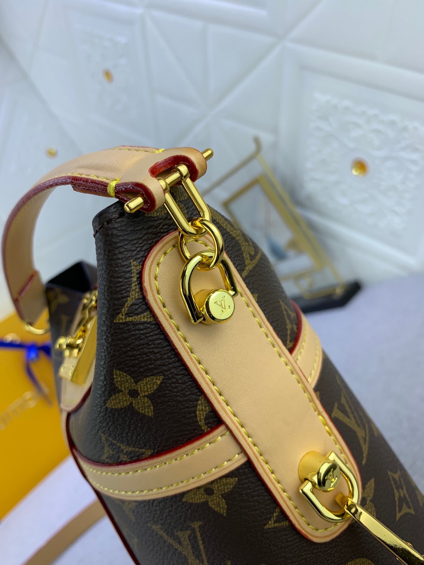 EN - New Bag LUV 647