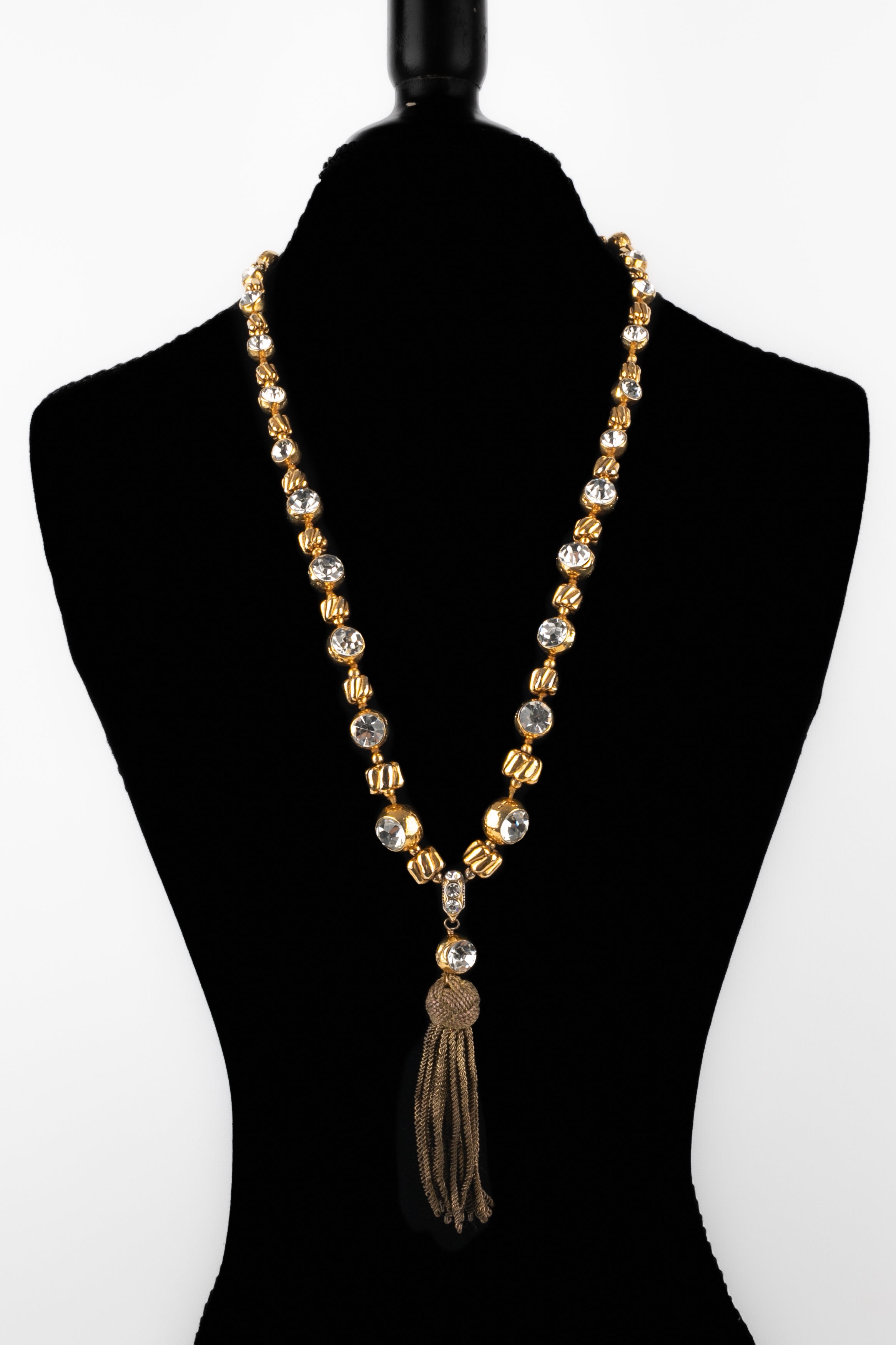 Collier pompon Chanel