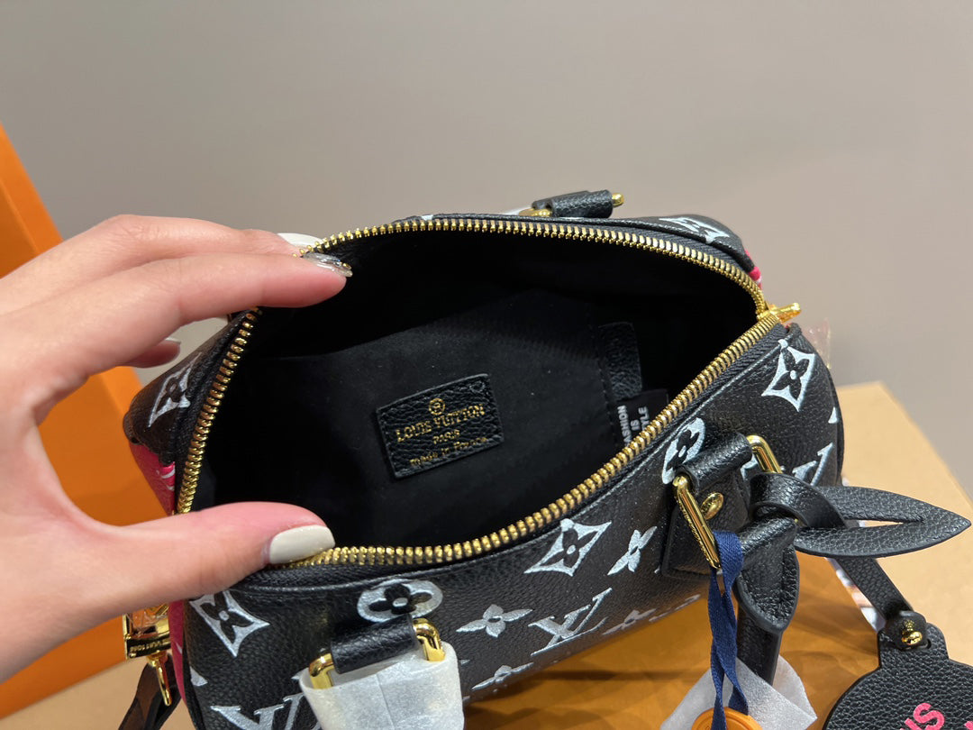 EN - Luxury Bags LUV 732