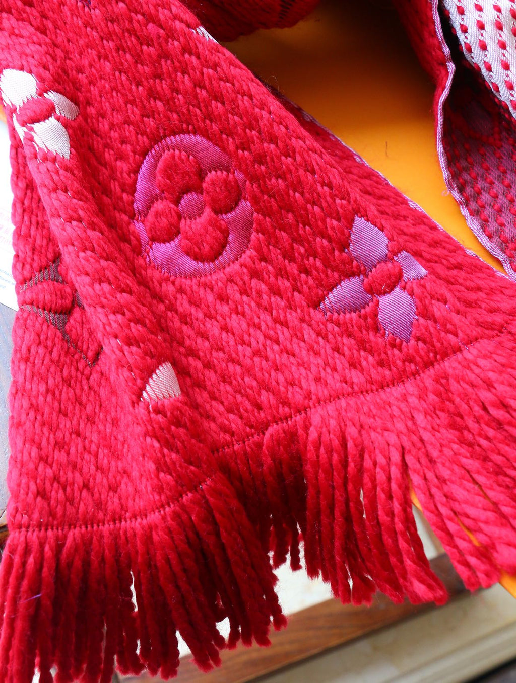 EN - Luxury LUV  Scarf 002