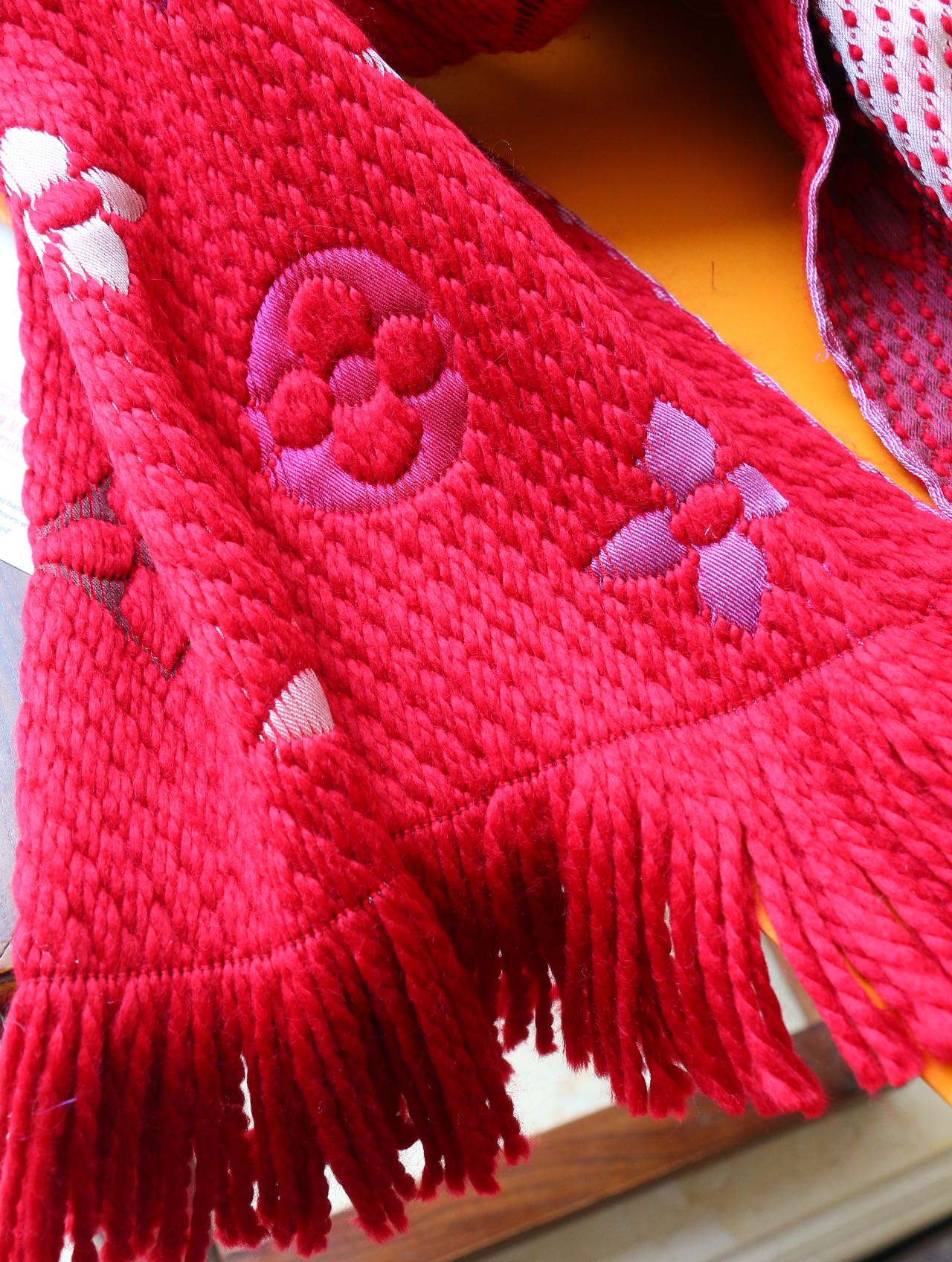 EN - Luxury LUV  Scarf 002