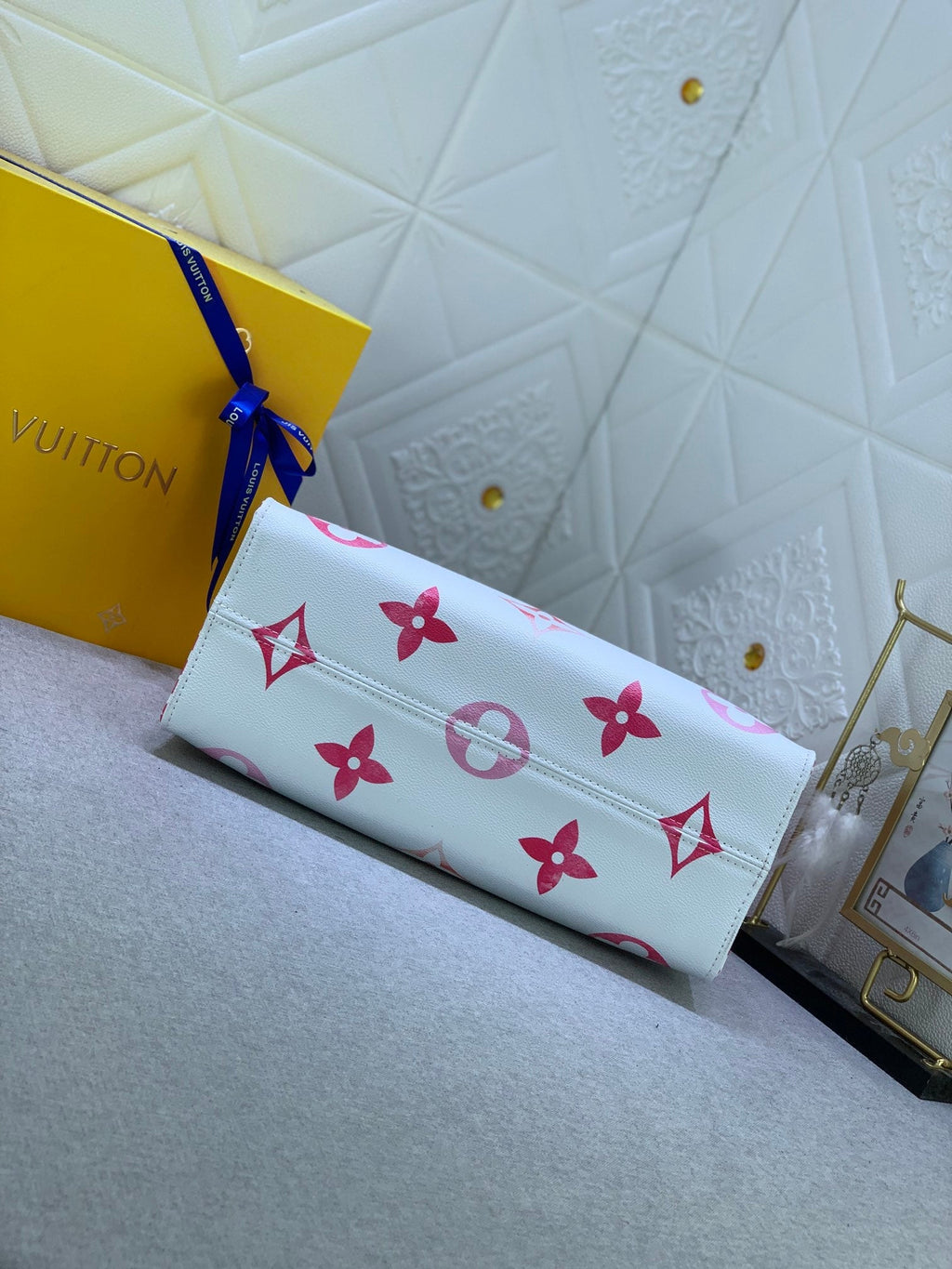 EN - Luxury Bags LUV 817