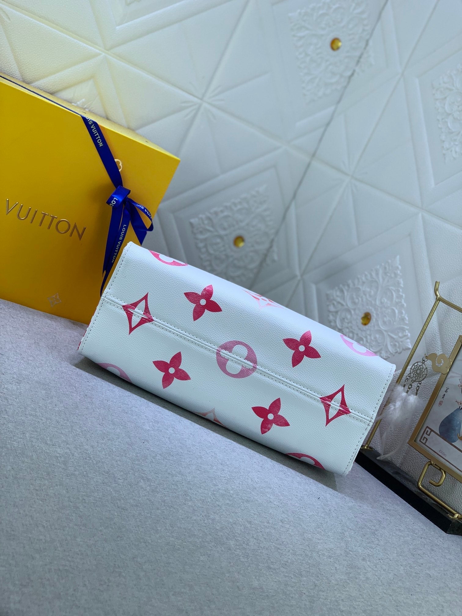 EN - Luxury Bags LUV 817