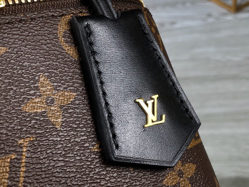 LOV2 Bags - Luxurious Bags  1842