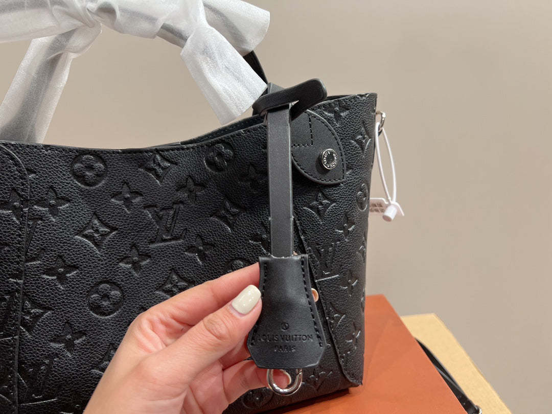 EN - Luxury Bags LUV 754