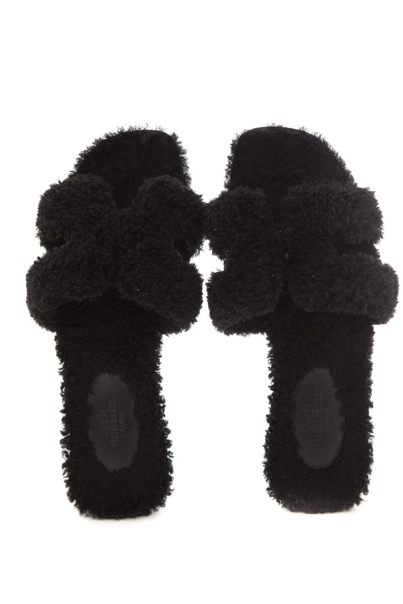 HermÃƒÆ’Ã‚Â¨s "Oran" Black Shearling Slides SZ 35