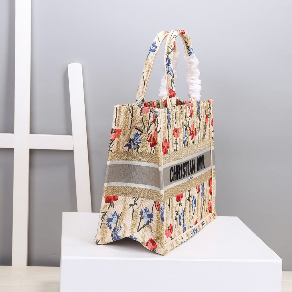 GLAMI MeGLAMIum Book Tote Beige For Women 36cm/16.5in CD
