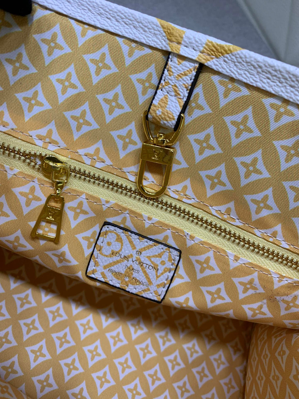 EN - Luxury Bags LUV 816