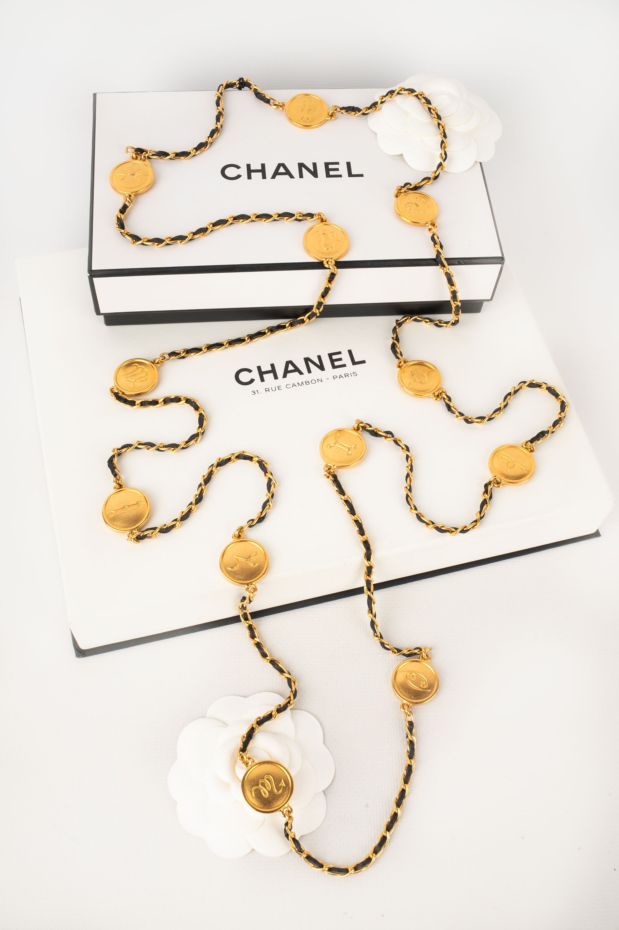 Collier / sautoir Chanel Automne 1995