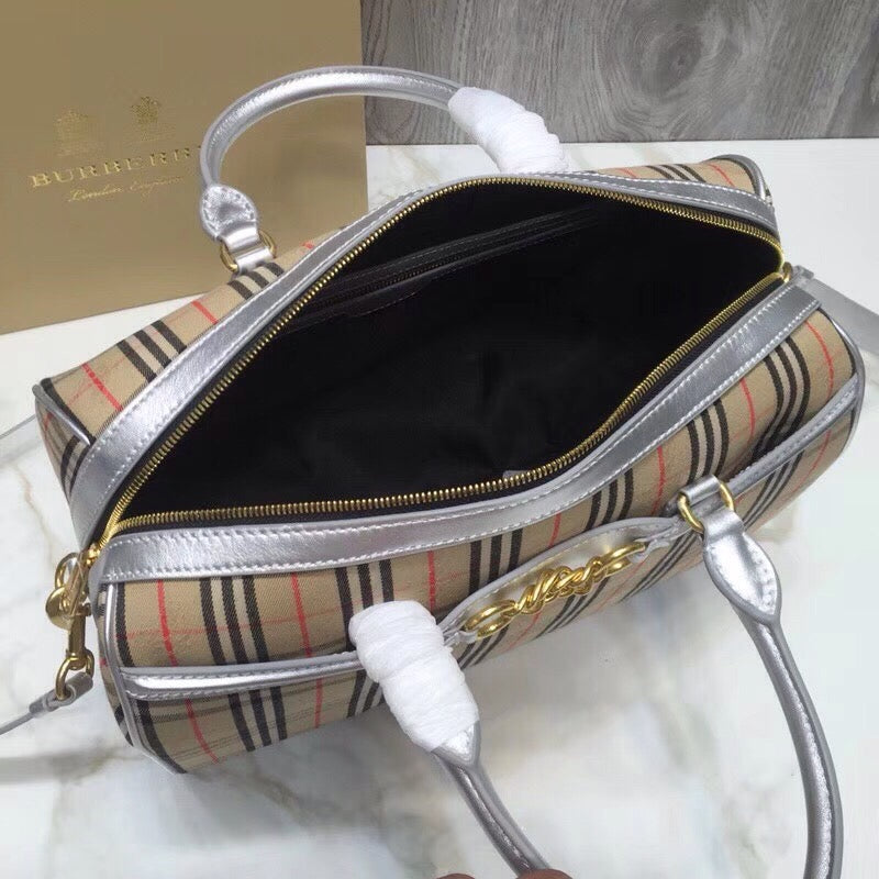 GLAMI Small 1983 Check LiNike Bowling Bag White/Brown For Women, WomenÃ¢â‚¬â„¢s Bags 9.1in/23cm