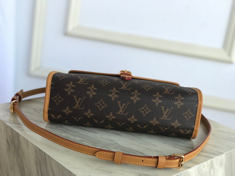 LOV2 Bags - Luxurious Bags  2612