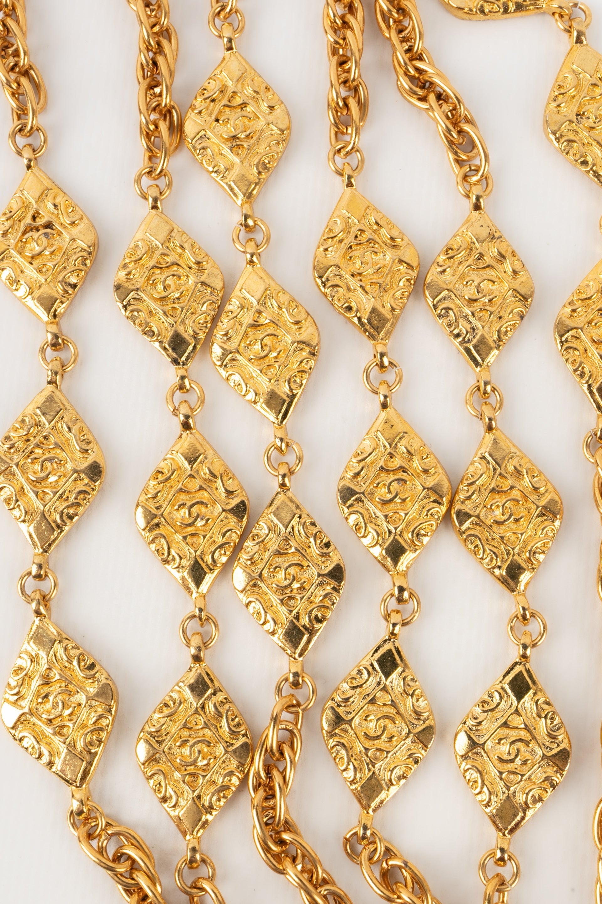 Collier / sautoir en mÃƒÆ’Ã‚Â©tal dorÃƒÆ’Ã‚Â© Chanel