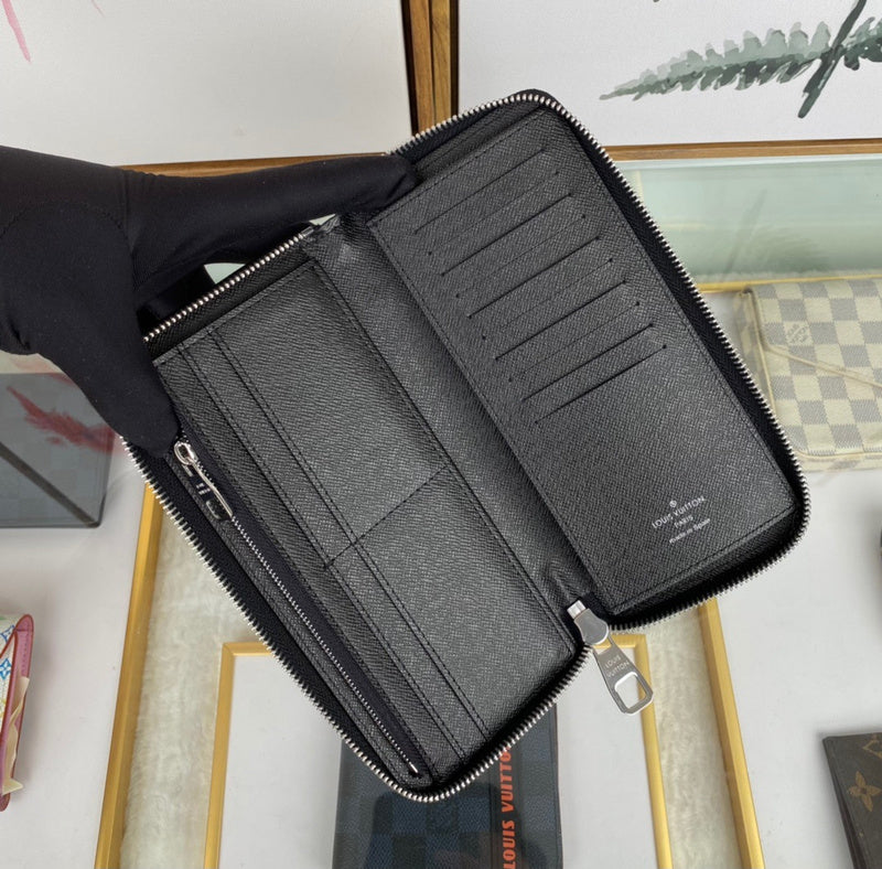 LOV2 Bags - Luxurious Bags  2345