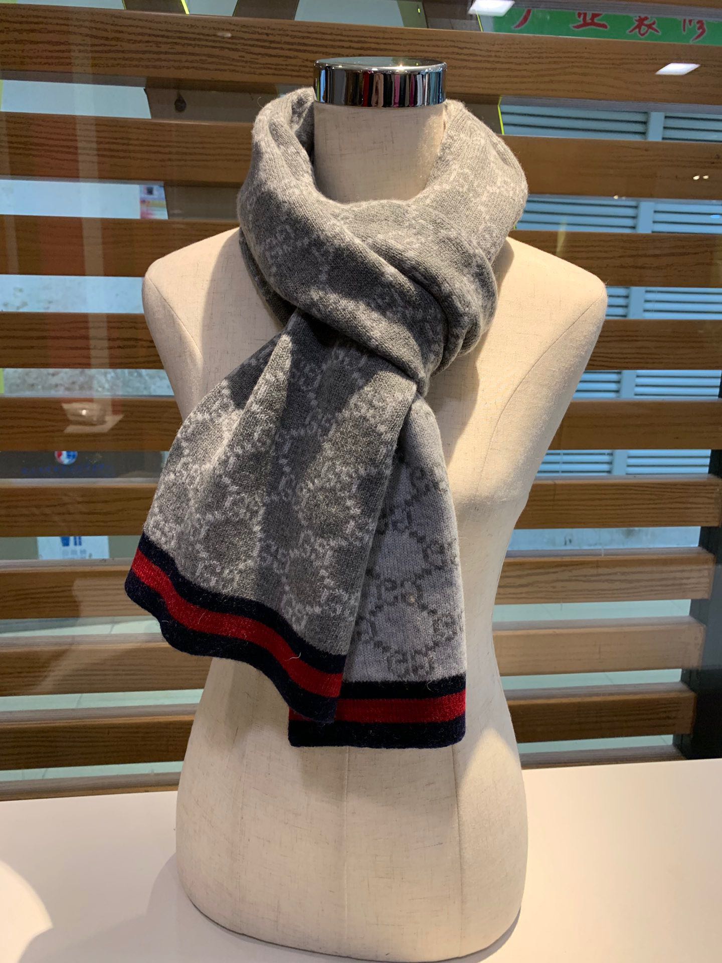 EN - Luxury GCI Scarf 008