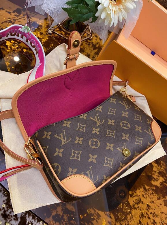 SAMC - LOV Bags - 1610