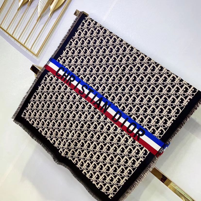 EN - Luxury  DIR Scarf 009